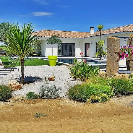 Maison Contemporaine * Servian